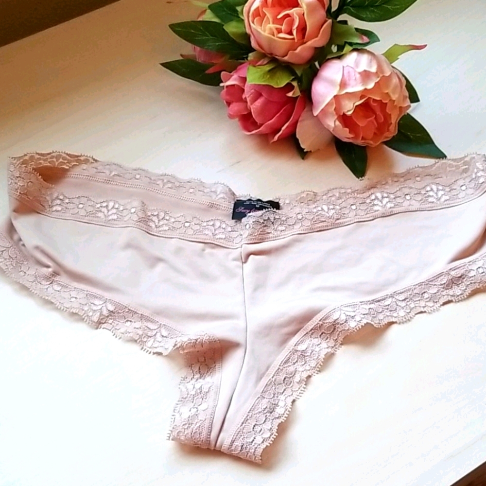 Victoria's Secret panty low rise hip hugger beig